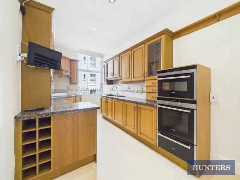 3 bedroom Flat
 To Let 
Total Size: 1053 SQ FT