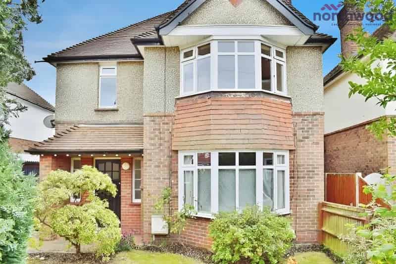 2 Bedroom Flat House to Rent