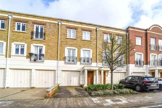 Family House for Sale Richmond Bridge Estate Twickenham