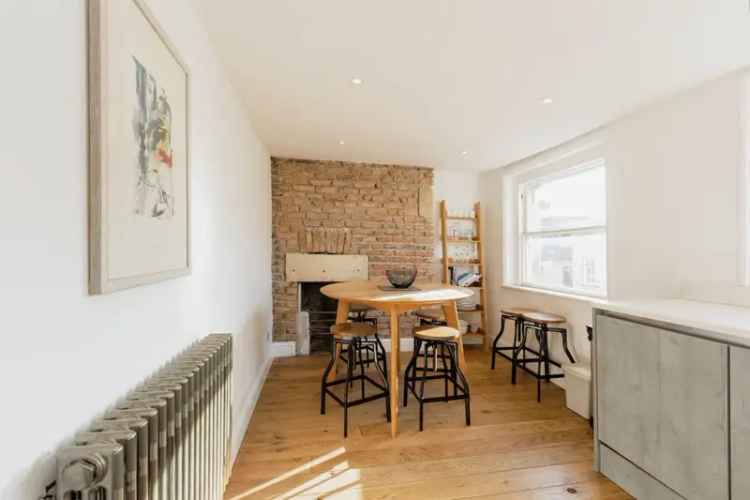 Georgian Apartment in Bath with 3 Bedrooms and Stunning Views