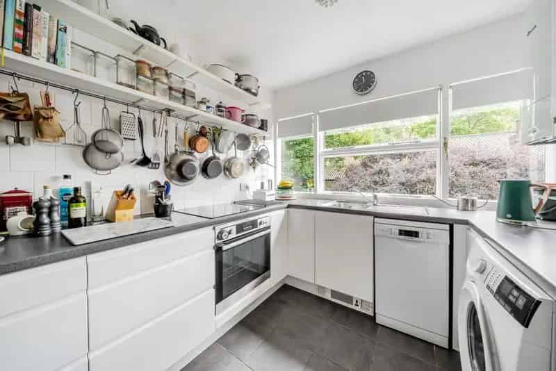 Span Apartment in Cator Estate