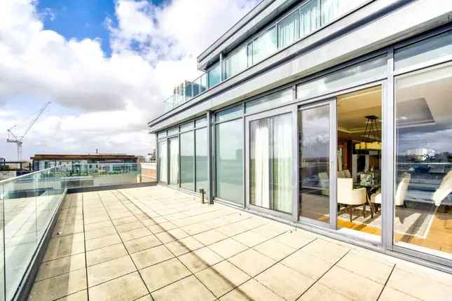 5 Bedroom Apartment near River Thames Chelsea Creek London