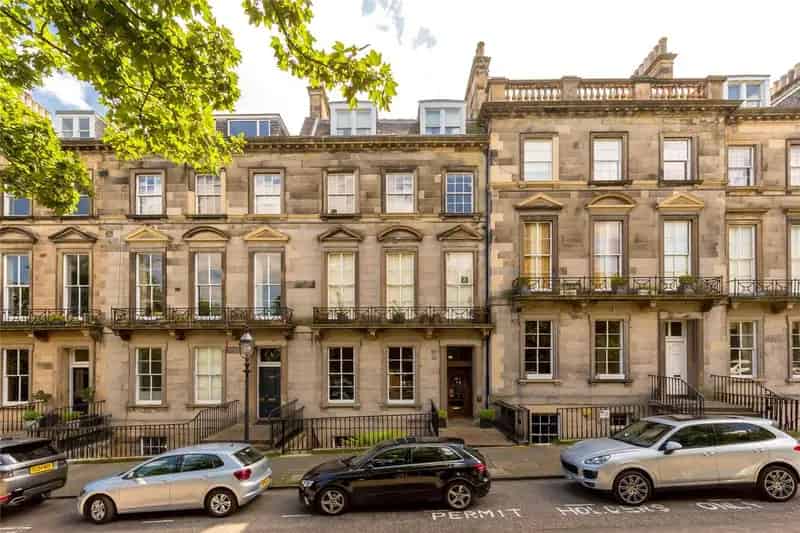 3 Bedroom Apartment for Sale in Edinburgh West End