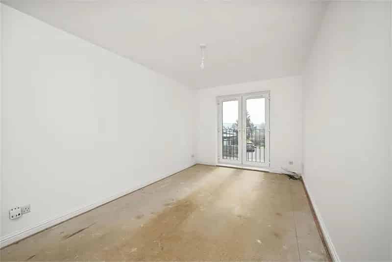 2 Bed Flat Bonnyrigg First Floor Modern Flat Allocated Parking