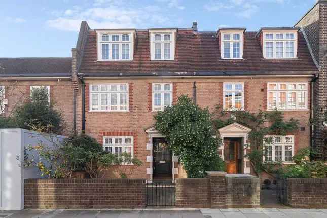 Four Bedroom Family Home in Chelsea