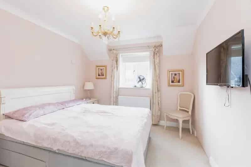 3 Bedroom End Terrace House For Sale