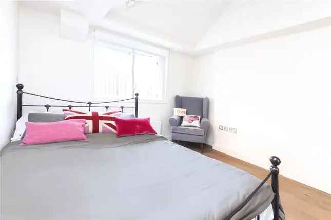 Flat to rent in Baker Street, Marylebone NW1