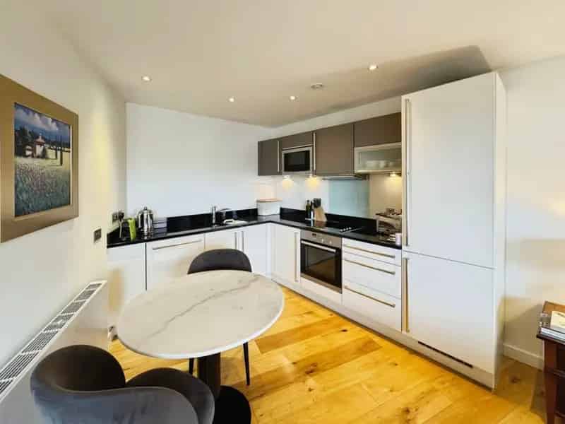 2 Bed Granary Wharf Apartment For Sale Leeds City Centre