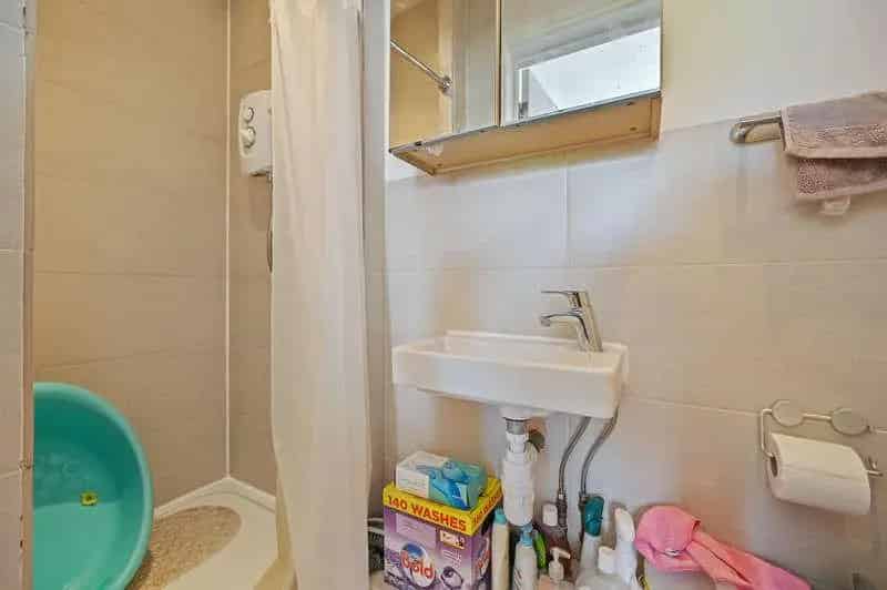 2 Bed Flat for Sale HMO Potential  Loft Conversion Potential
