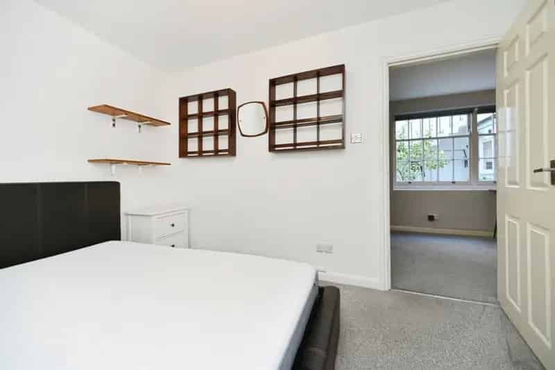 One Bedroom Flat Kemptown Enclosures Access Modern Kitchen No Chain