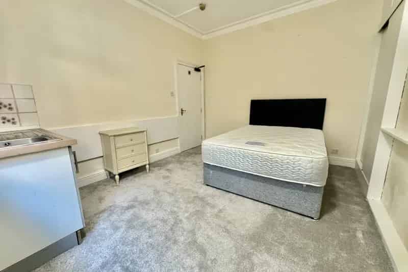 1-Bed Flat near Norwich City Centre - Modern Kitchen & Stylish Bathroom