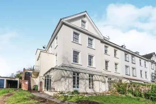 2 Bedroom Apartment City Centre Rent
