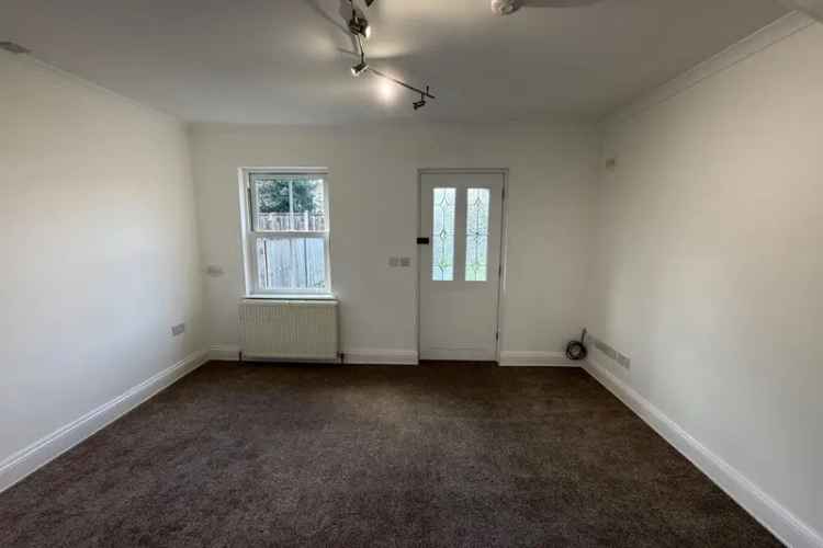 Two Bedroom Semi-Detached House in Widford