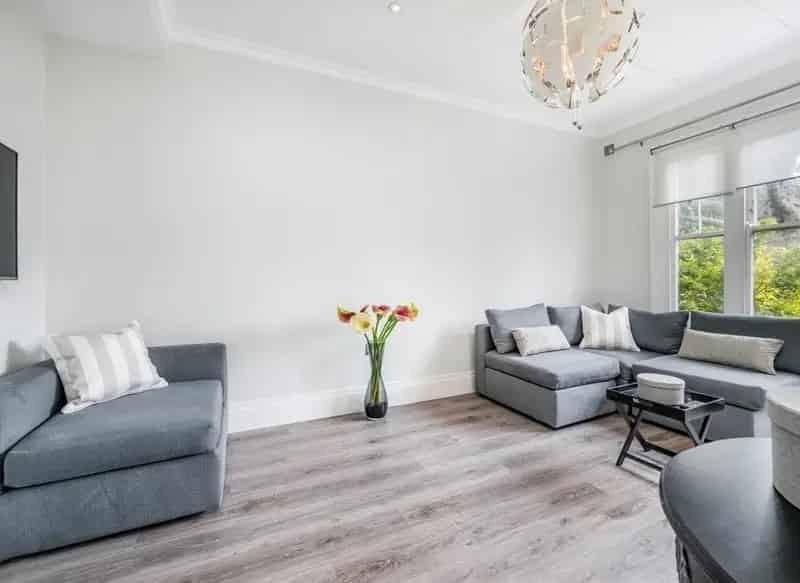 Refurbished 1-Bed Flat Near Parsons Green Tube
