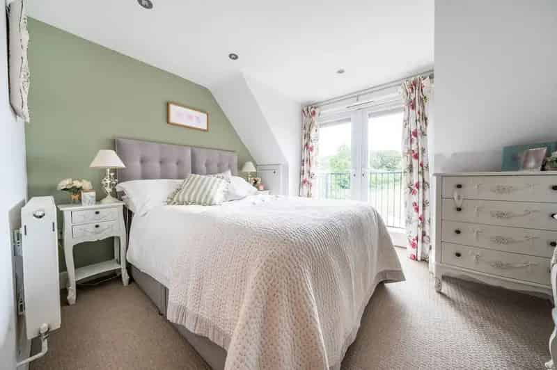 4 bed property for sale