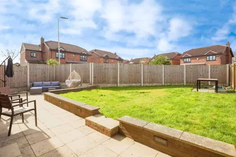 Four Bedroom Detached House Lofthouse