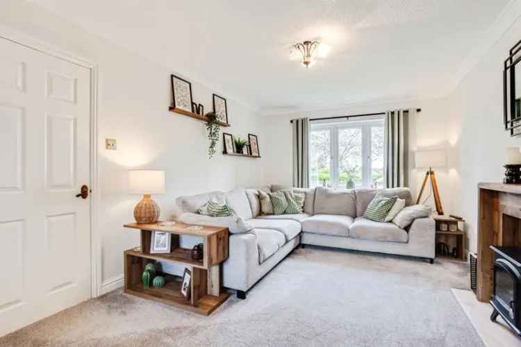 Four Bedroom Detached House in Lofthouse