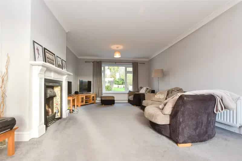 3 Bedroom Semi-Detached House for Sale in Rudgwick