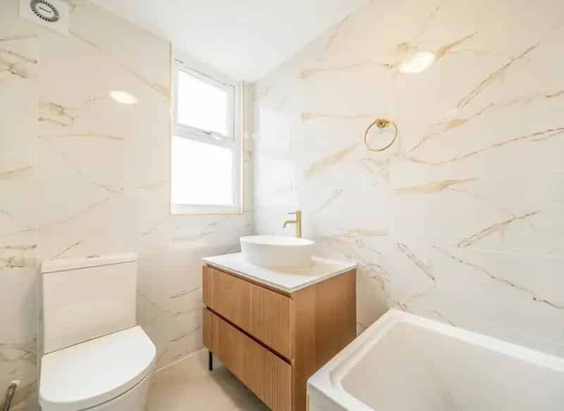 Flat For Sale , Friern Road, London, England