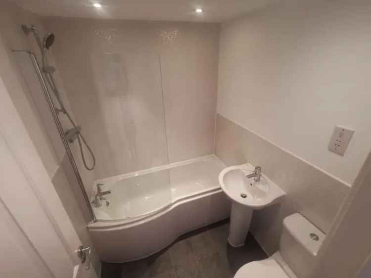 2 Bedroom House Available June 15th