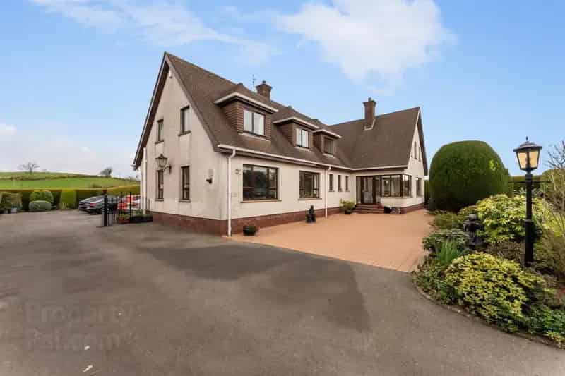 5 Bedroom Detached House With Large Garden and Garage