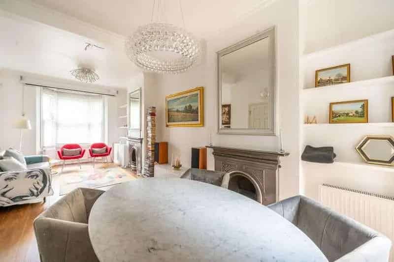 5 Bed House for Sale near Stratford