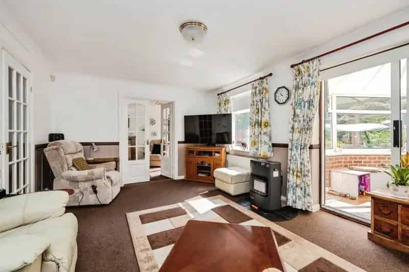 3 Bedroom Semi Detached House Cadoxton