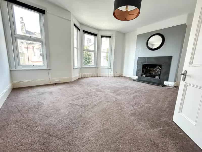 1 Bedroom Flat House to Rent