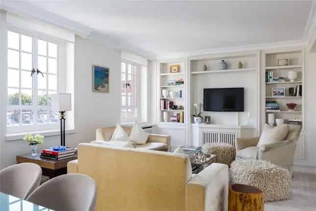 Chelsea Manor Street Flat for Sale