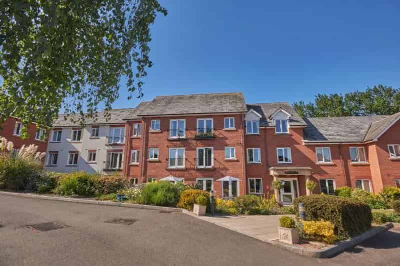 2 Bedroom Retirement Property for Sale