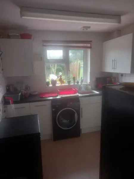 Bungalow For Rent in Rother, England