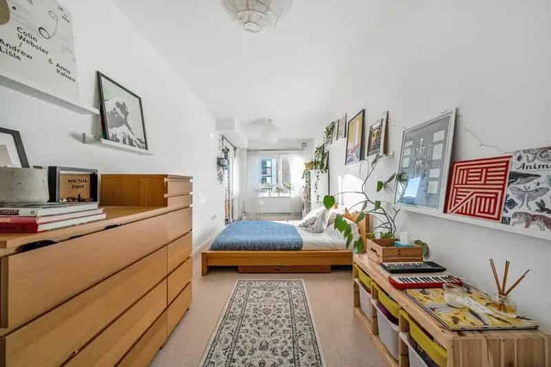 Flat For Sale , London, England