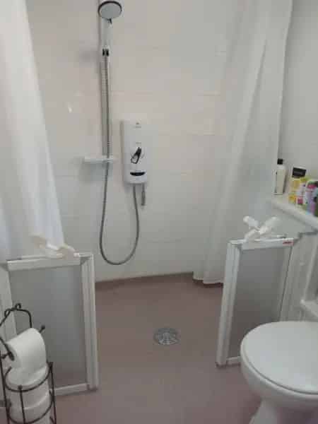 One Bed Bungalow Near Stonehenge - Large Garden & New Shower Room