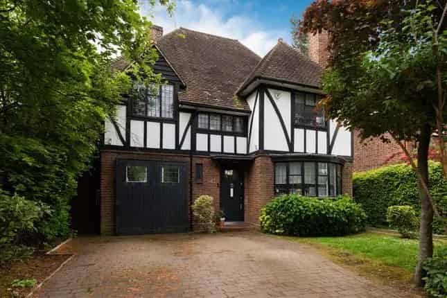 5 Bedroom Detached House Hampstead Garden Suburb