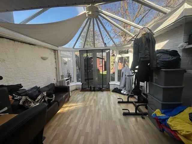 One Bedroom Ground Floor Apartment with Garden and Outbuilding - Zero Deposit Available