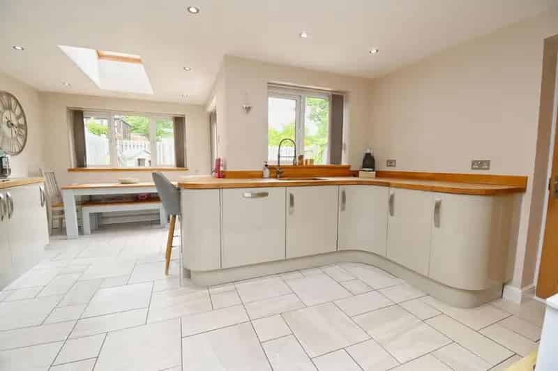 3 Bed Semi-Detached House for Sale
