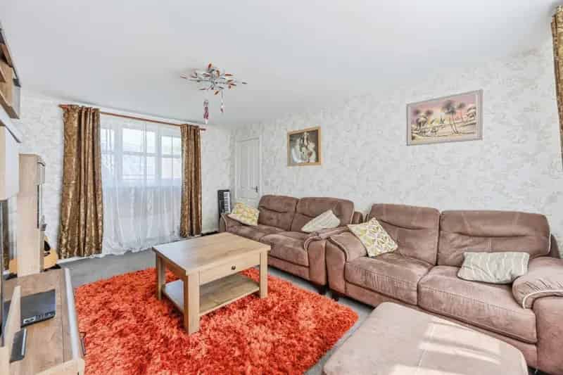 3 Bed 3 Storey House in Mickleover - Modern Family Home