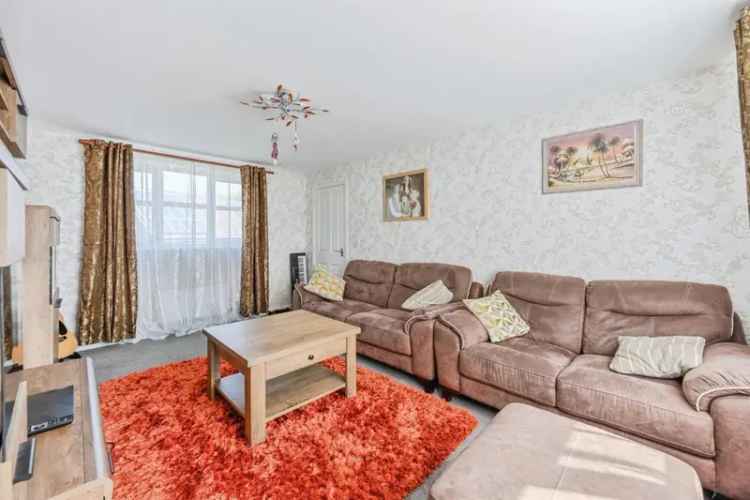 3 Bed 3 Storey House in Mickleover - Modern Family Home