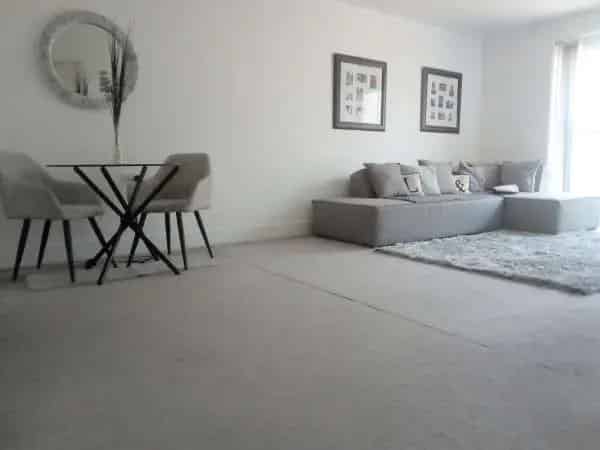 2 Double Bedroom Flat with Balcony and Roof Terrace
