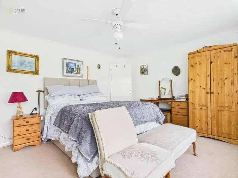 4 Bed House for Sale in Castle Bromwich