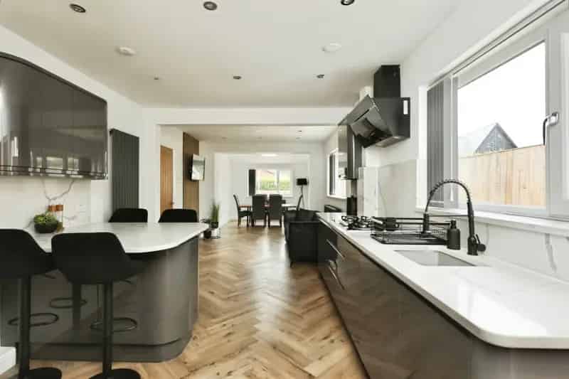 5 Bed Detached House with Garage Near Gainsborough