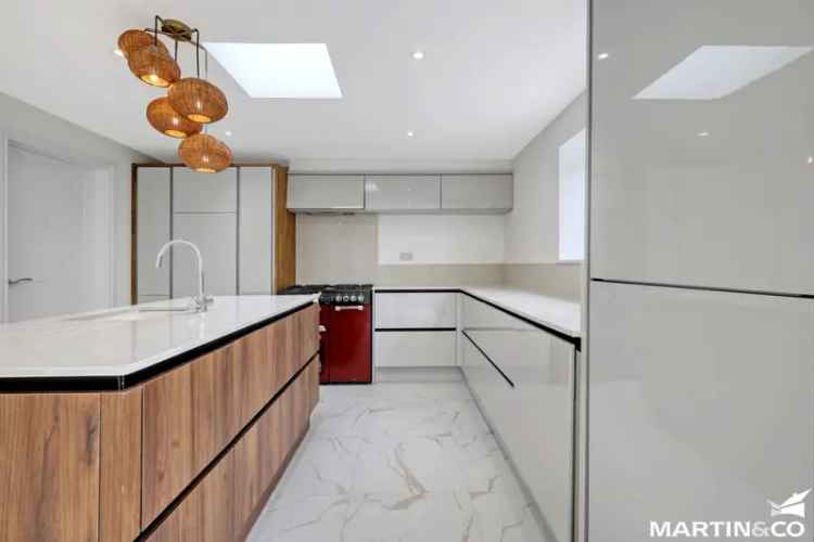 4 Bedroom Bungalow For Sale