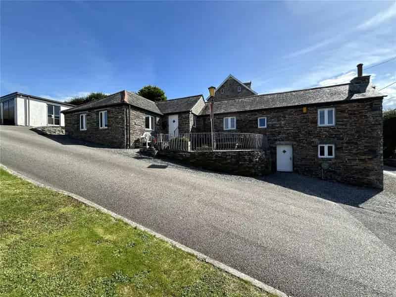 3 Bedroom Barn Conversion Near Trebarwith Beach