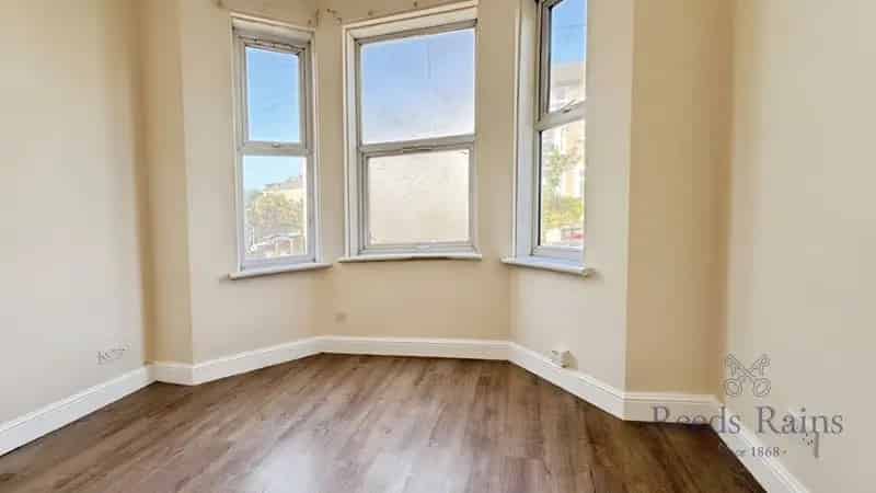 Studio Flat for Sale SE6 Cash Buyers Only