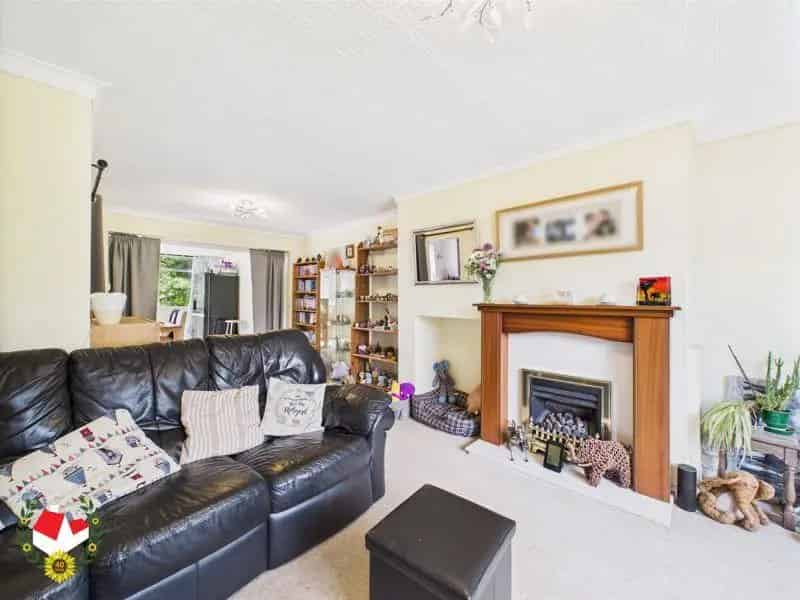 5 Bedroom Semi Detached House For Sale