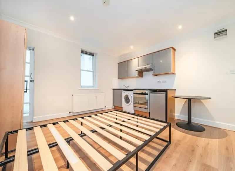 Studio Apartment Kensington High Ceilings Private Patio