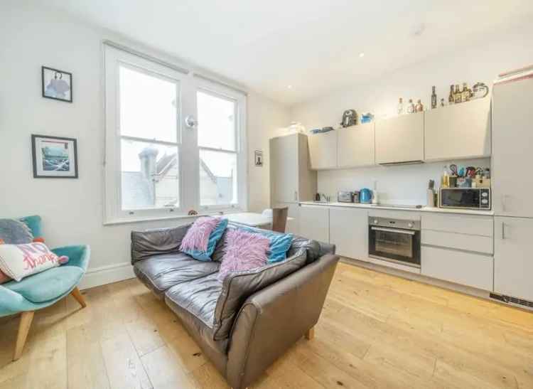 2 Double Bed Flat Open Plan Reception Modern Kitchen