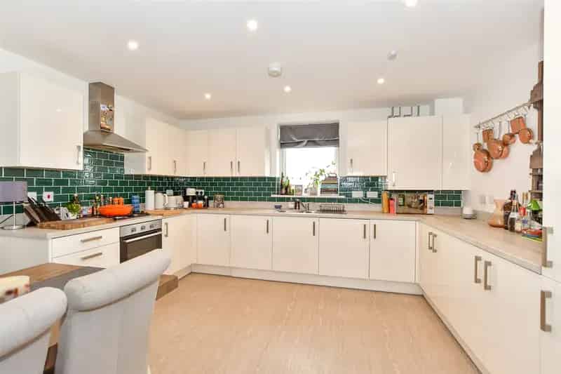 3 Bedroom Apartment for Sale Shopewhyke Lakes