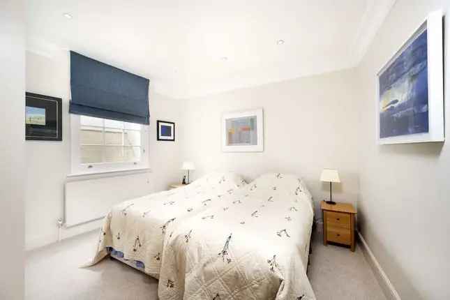 Maisonette for Sale in Draycott Place London SW3