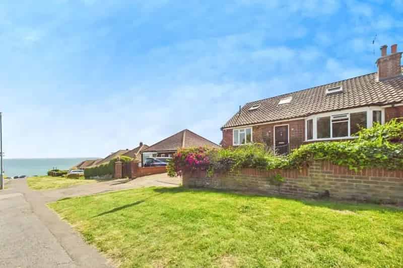 3 Bedroom Bungalow Folkestone East Cliff Sea Views Large Garden